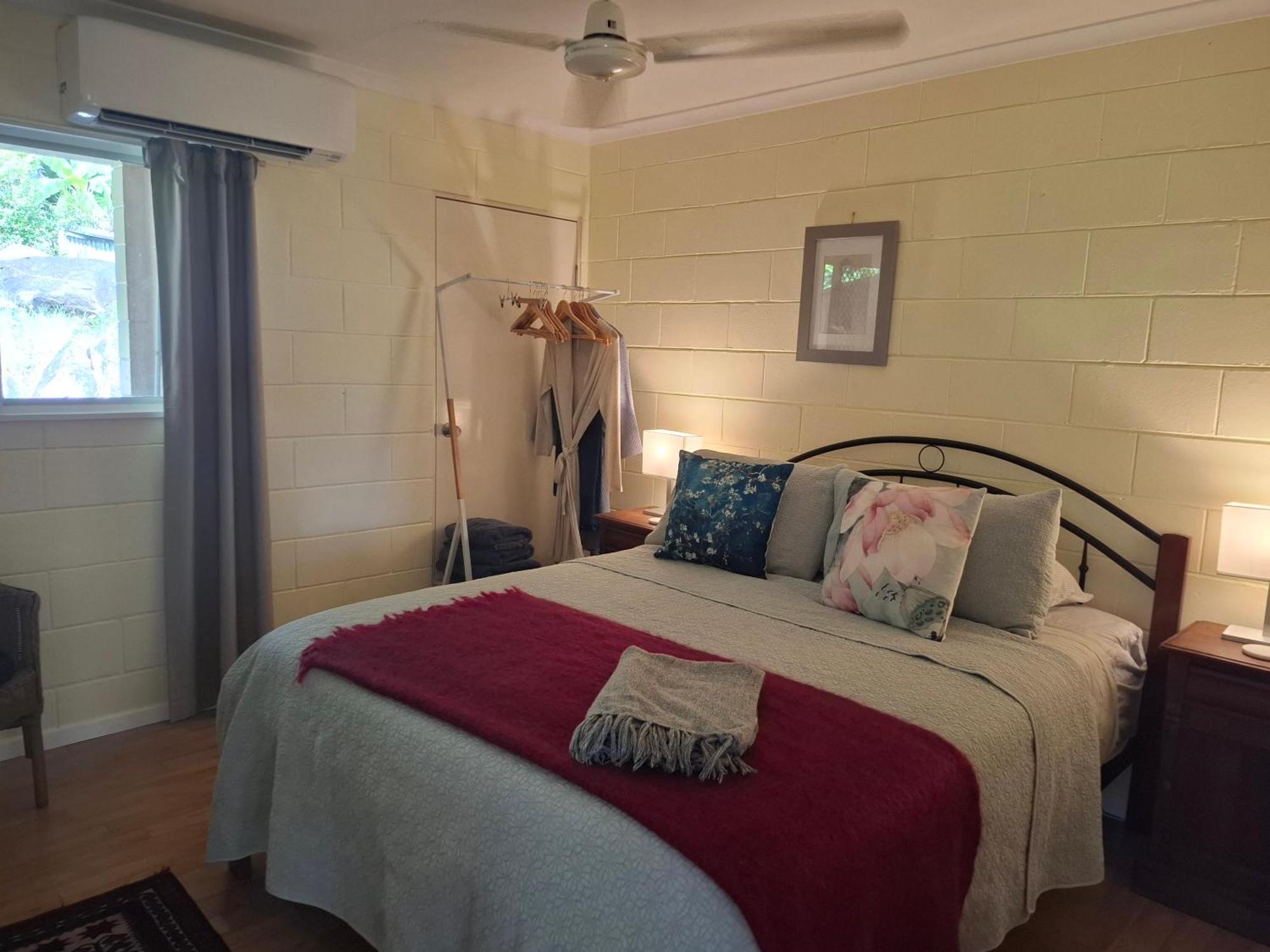 J & Ella'S Holiday House - 1 Bedroom, 1 Bathroom Home 쿡타운 외부 사진